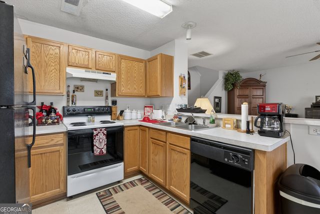 284 Cottonwood Creek Circle, Canton, GA 30114