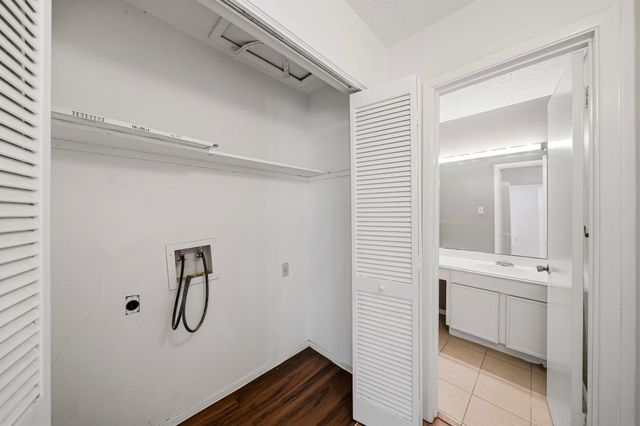 10555 Turtlewood Court 303, Houston, TX 77072