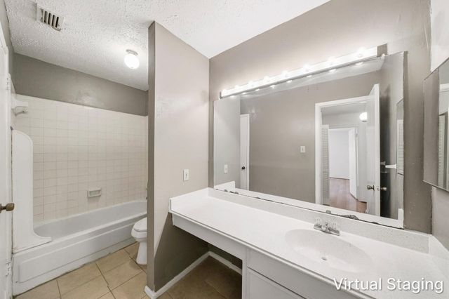 10555 Turtlewood Court 303, Houston, TX 77072