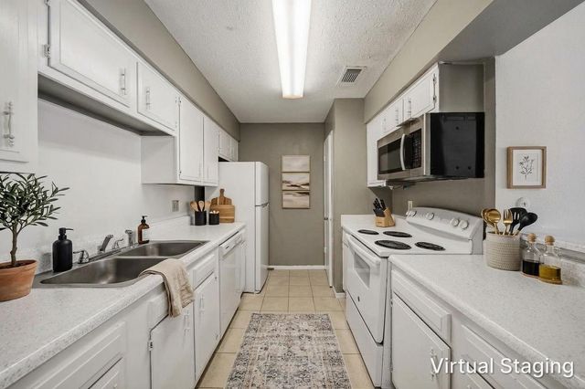10555 Turtlewood Court 303, Houston, TX 77072