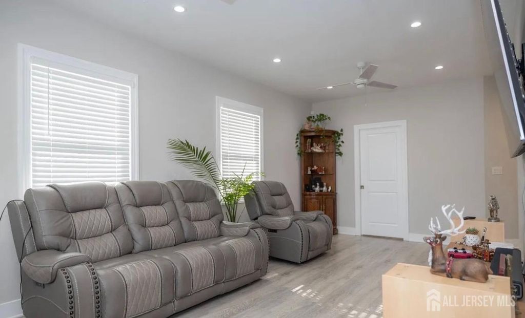 118 Holly Street, Port Reading, NJ 07064