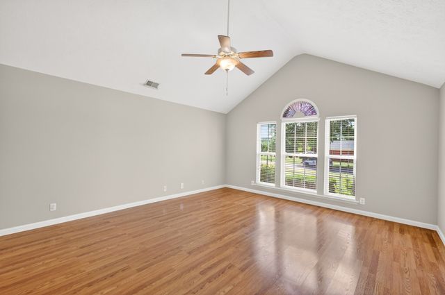 613 McGivney Ct, Smyrna, TN 37167