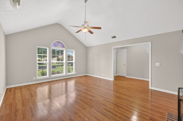 613 McGivney Ct, Smyrna, TN 37167