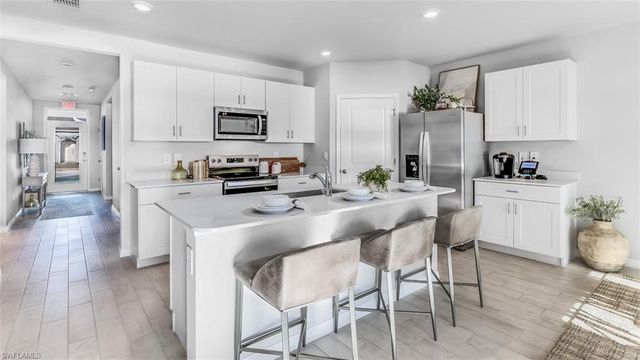 6137 STRATTON RD, Fort Myers, FL 33905
