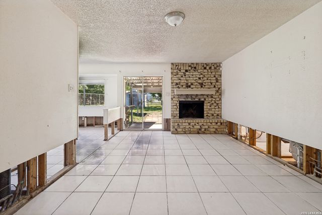 4243 Apple Tree, San Antonio, TX 78222