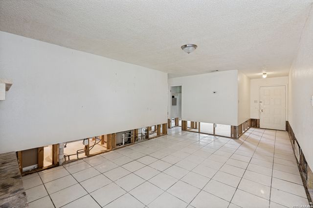 4243 Apple Tree, San Antonio, TX 78222