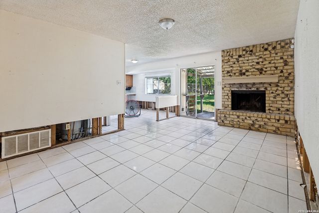 4243 Apple Tree, San Antonio, TX 78222