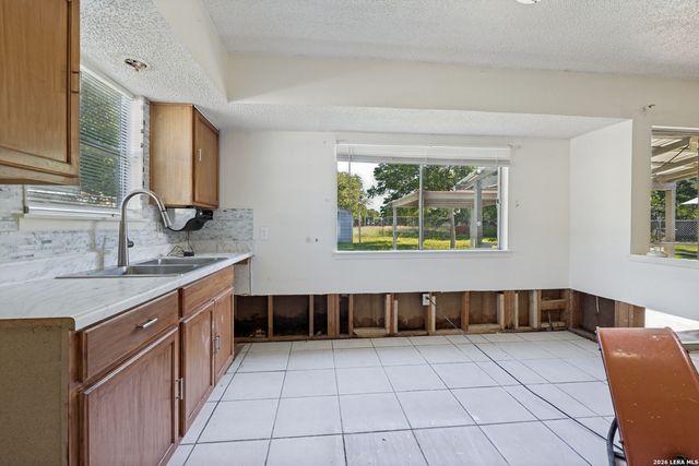 4243 Apple Tree, San Antonio, TX 78222
