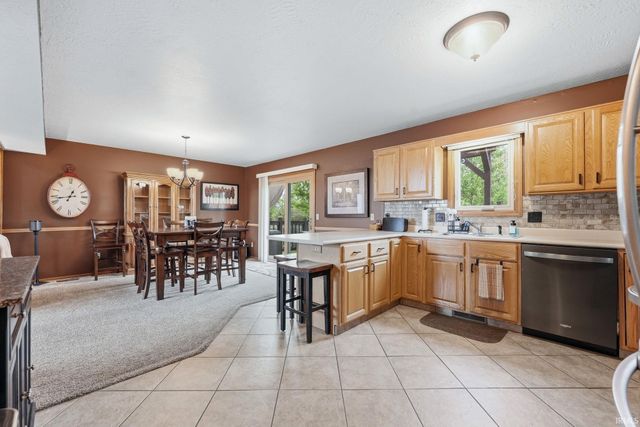 204 Hillside Place, Auburn, IN 46706