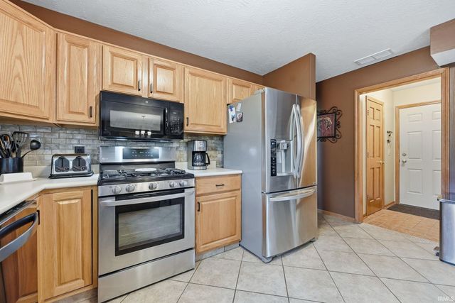 204 Hillside Place, Auburn, IN 46706