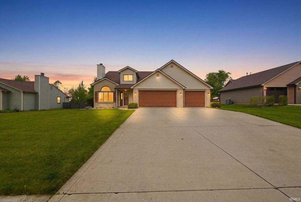 204 Hillside Place, Auburn, IN 46706