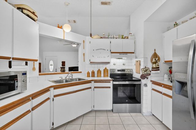 2979 CHILTON STREET, Deltona, FL 32738