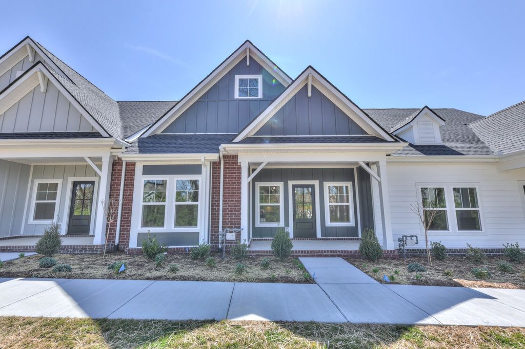 627 Swanston Lane, Gallatin, TN 37066