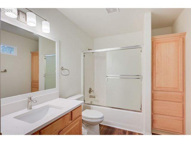 9521 Ne TENNY CREEK Dr, Vancouver, WA 98665