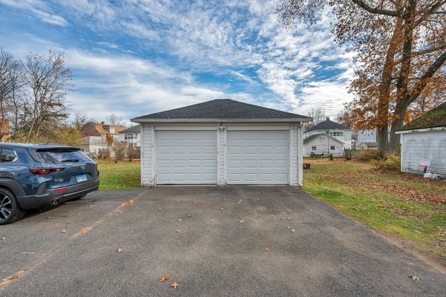 108 Ardmore Road, West Hartford, CT 06119