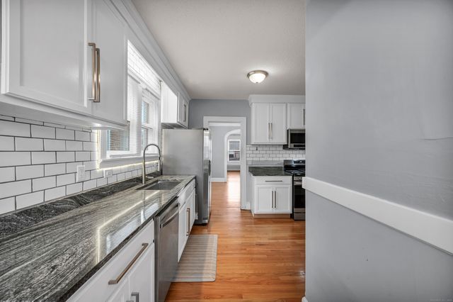 108 Ardmore Road, West Hartford, CT 06119