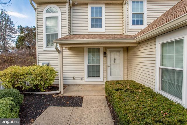 1811 HENNESSY DR, Southampton, PA 18966