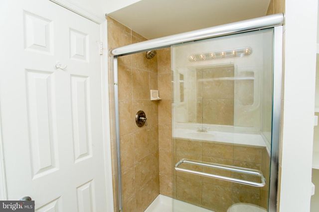 1811 HENNESSY DR, Southampton, PA 18966