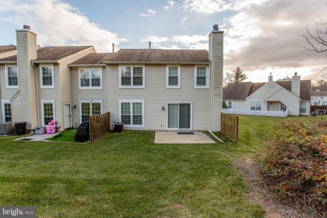 1811 HENNESSY DR, Southampton, PA 18966