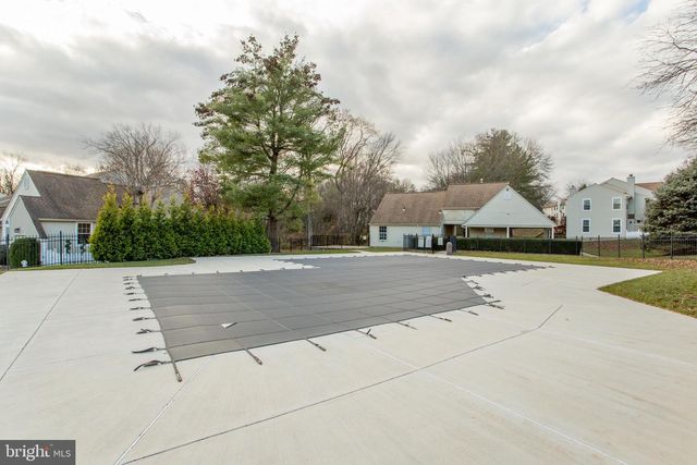 1811 HENNESSY DR, Southampton, PA 18966