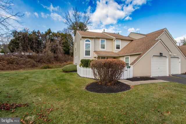 1811 HENNESSY DR, Southampton, PA 18966