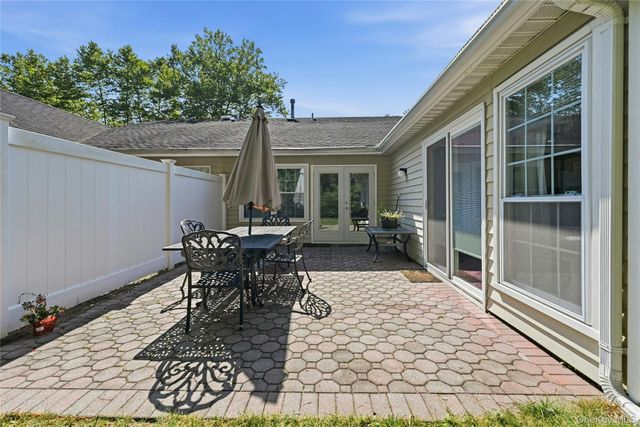 15 Glen Drive, Ridge, NY 11961