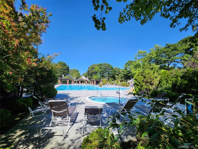 15 Glen Drive, Ridge, NY 11961
