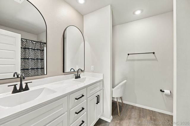 1425 N 82nd Street, Broken Arrow, OK 74014