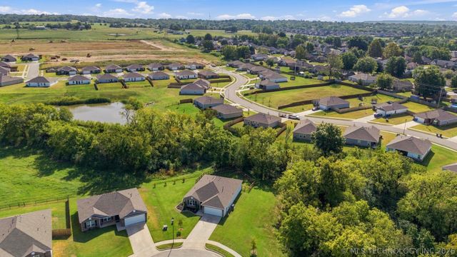 1425 N 82nd Street, Broken Arrow, OK 74014