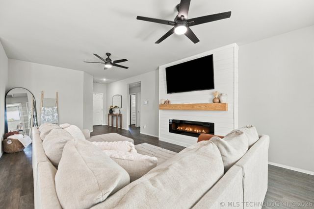 1425 N 82nd Street, Broken Arrow, OK 74014