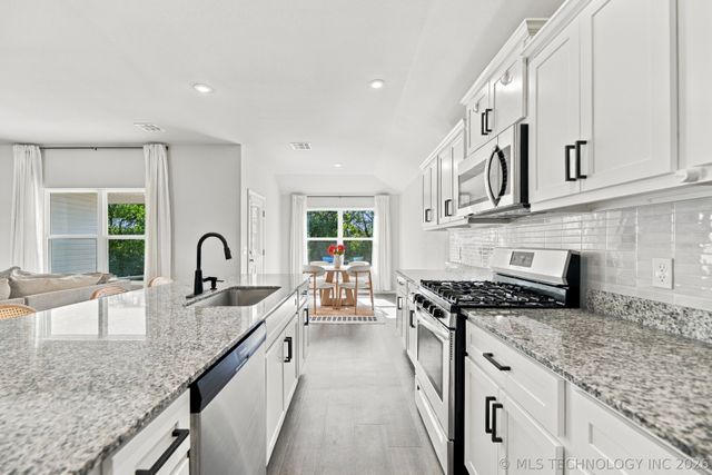 1425 N 82nd Street, Broken Arrow, OK 74014