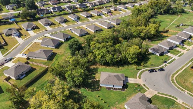 1425 N 82nd Street, Broken Arrow, OK 74014