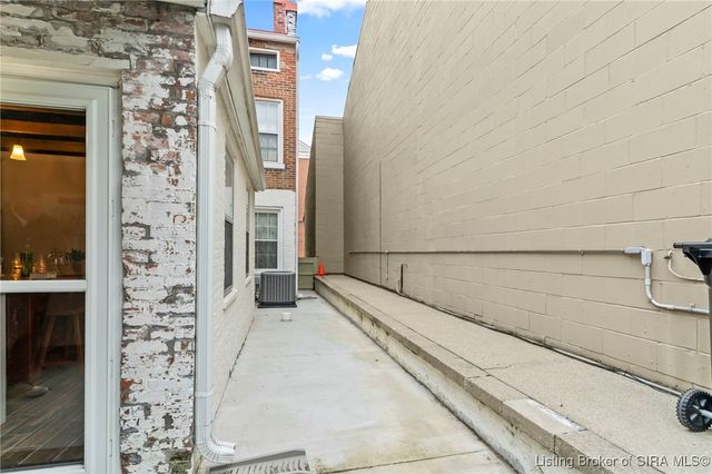 318 walnut Street, Madison, IN 47250