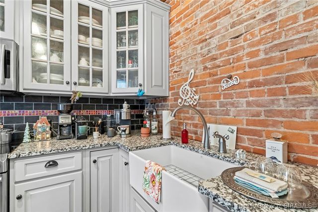 318 walnut Street, Madison, IN 47250