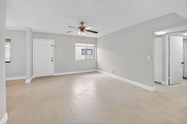 5370 LAS VERDES CR 319, Delray Beach, FL 33484