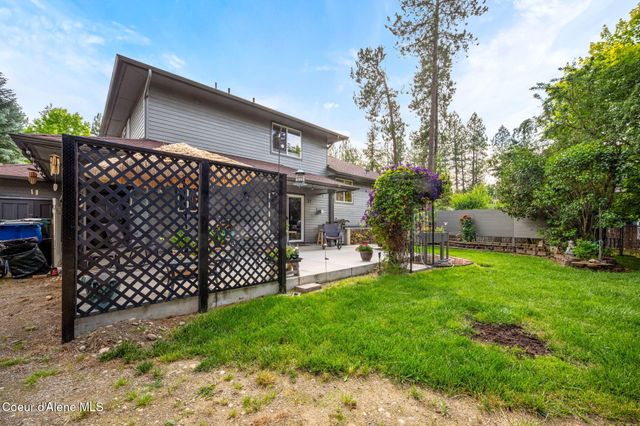 5231 E River PL, Post Falls, ID 83854
