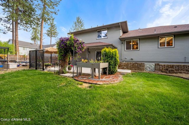 5231 E River PL, Post Falls, ID 83854