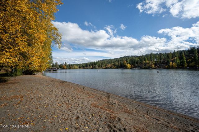 5231 E River PL, Post Falls, ID 83854