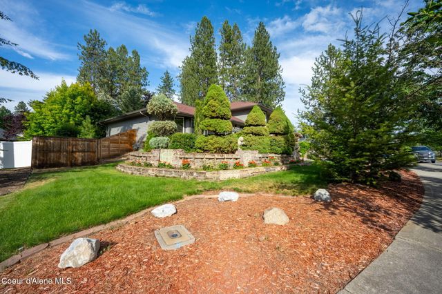 5231 E River PL, Post Falls, ID 83854