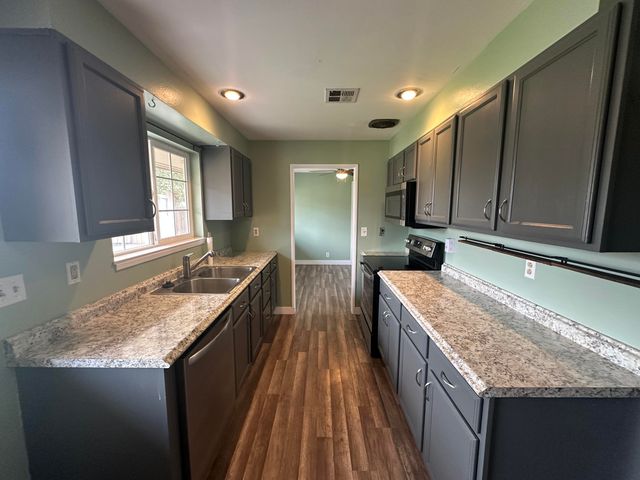 10683 McGuire Avenue, Klamath Falls, OR 97603
