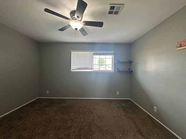 10683 McGuire Avenue, Klamath Falls, OR 97603