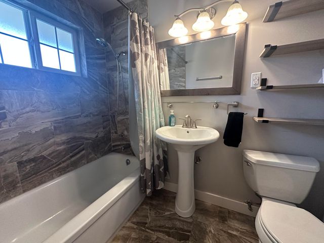 10683 McGuire Avenue, Klamath Falls, OR 97603