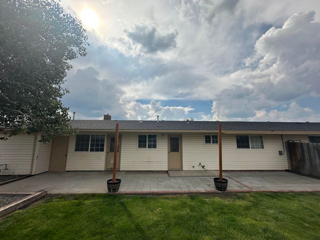 10683 McGuire Avenue, Klamath Falls, OR 97603