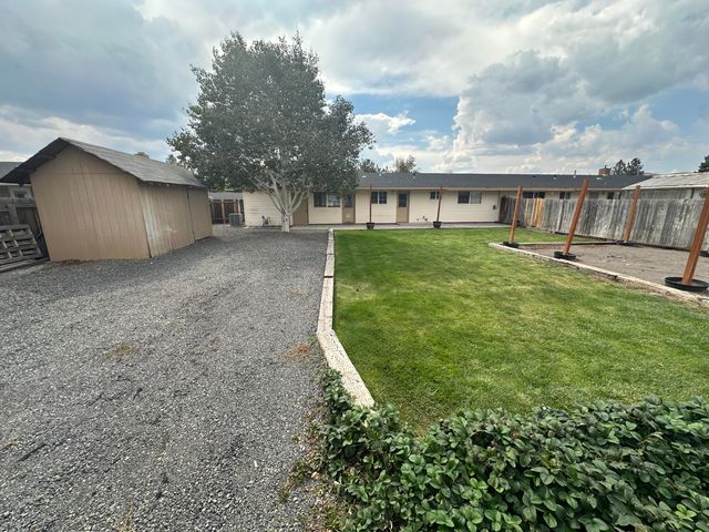 10683 McGuire Avenue, Klamath Falls, OR 97603