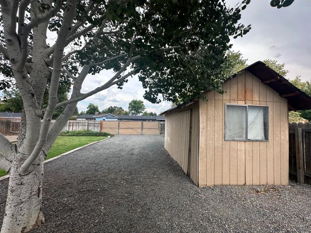 10683 McGuire Avenue, Klamath Falls, OR 97603