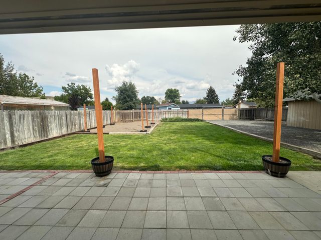 10683 McGuire Avenue, Klamath Falls, OR 97603