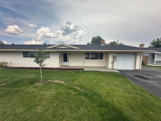 10683 McGuire Avenue, Klamath Falls, OR 97603