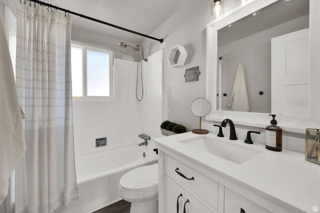 10517 S LARKSPUR DR, Sandy, UT 84094