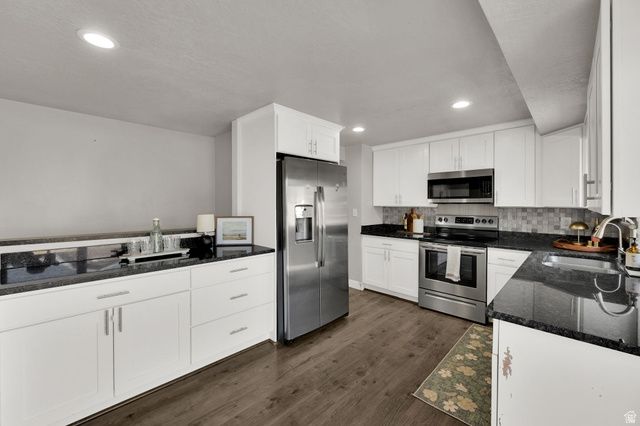 10517 S LARKSPUR DR, Sandy, UT 84094