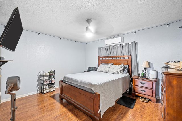 805 S Harrison Street, West, TX 76691
